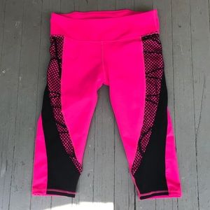 Fabletics cropped Navassa leggings crop Capri Sz S